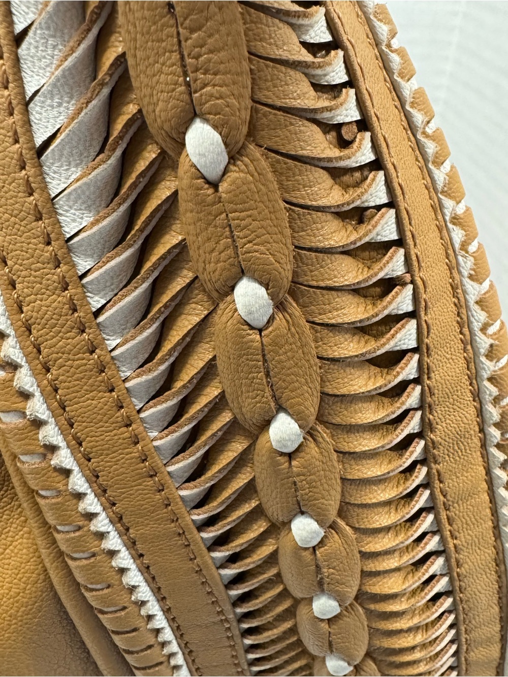 Women’s Tan Leather Hobo Bag - Stylish Everyday Shoulder Bag - Picture 9 of 12